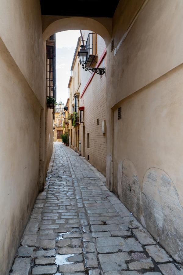 Bonito Callejon En La Juderia By Thegoodtourist セビリア エクステリア 写真